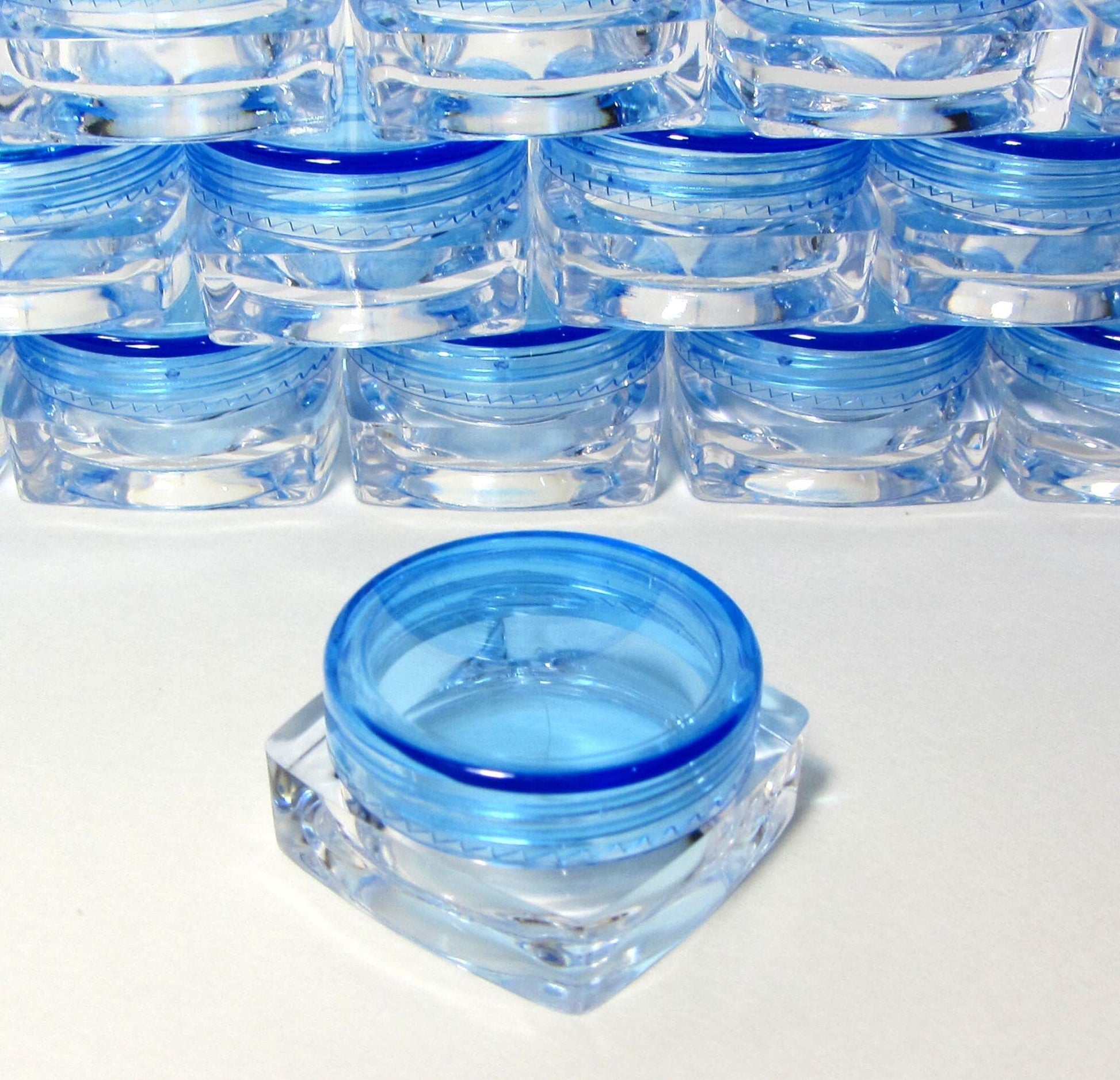 100 Cosmetic Jars Mini Square Beauty Lip Balm Eyeshadow Glitter Container Sampple Jar 3 Gram 3 Ml Purple Pink Blue White Clear Black Lid Discount Cosmetic Jars